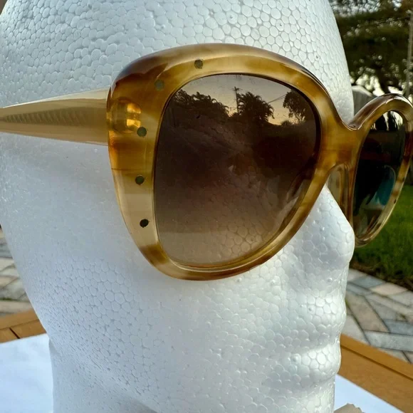 Bottega Veneta Sunglasses - Picture 2 of 3